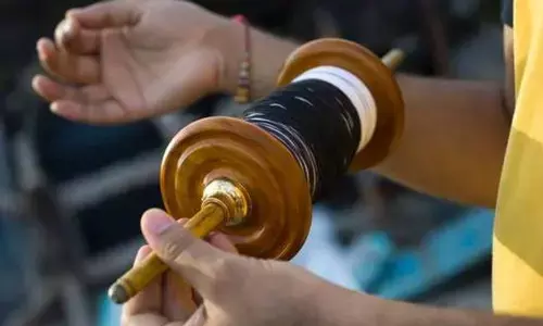 Man dies as Manjha slits his throat while traveling on a bike in Mancherial