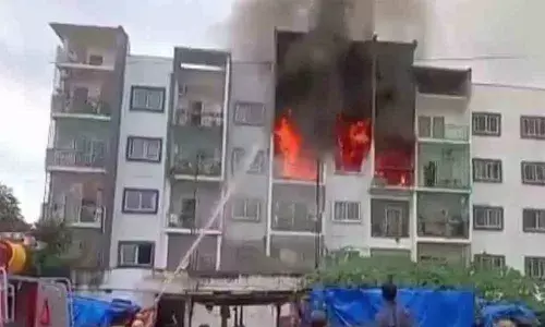 Fire breaks out in an apartment of Rajendranagar