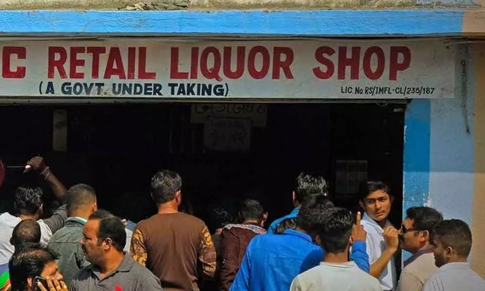 Liquor shops in AP open till 10 pm