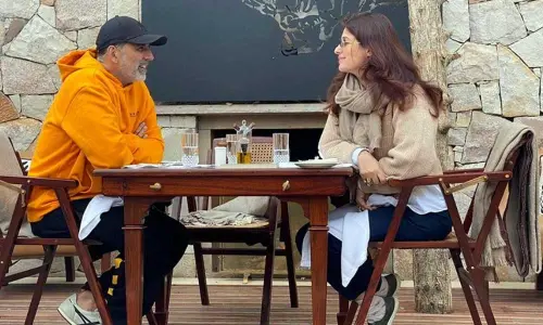 Akshay Kumar and Twinkle Khanna are celebrating their 21st wedding anniversary!