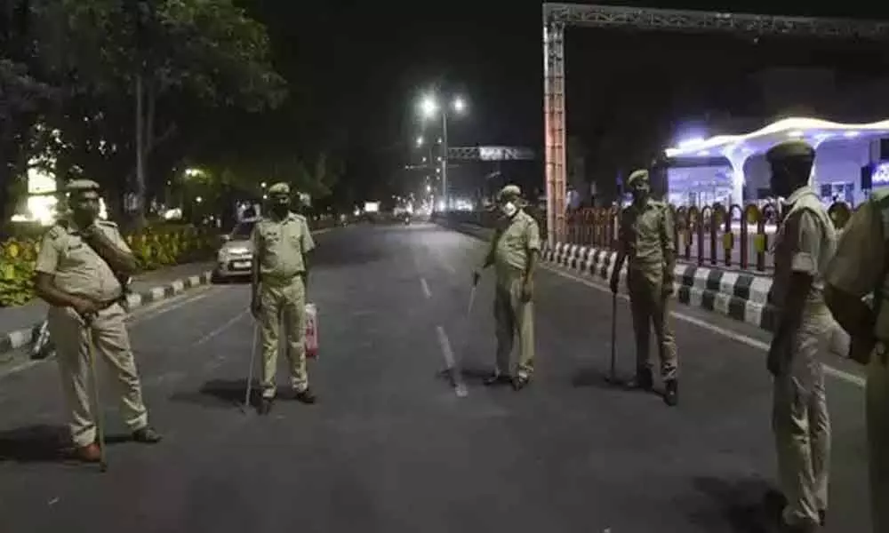 Night curfew implemented strictly, cops take over the city roads