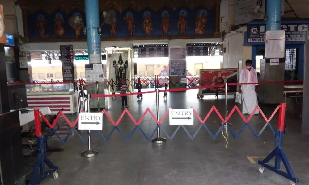 Special arrangements at Tirupati railway station for the entry of passengers in view of the rising Covid cases
