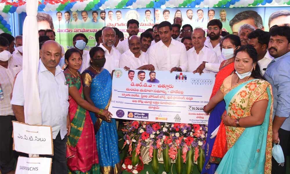 Mithun Reddy assures permanent solution to water problem in western Chittoor - The Hans India
