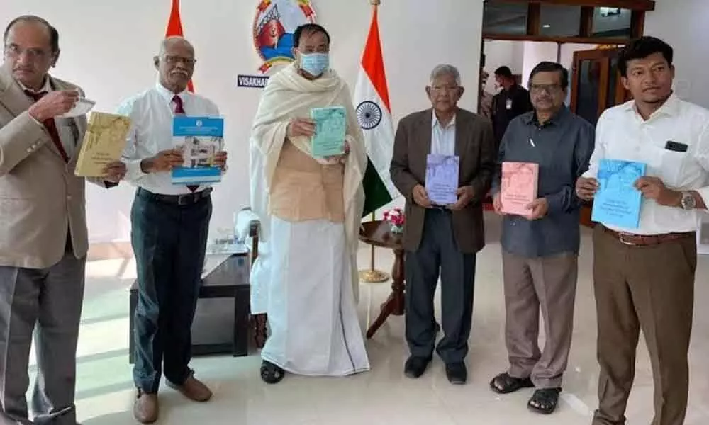 Visakhapatnam: Vice President Venkaiah Naidu releases books