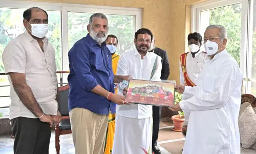 Chandragiri MLA Chevireddi Bhaskar Reddy, MLC Talasila Raghuram and other disciples of Chinna Jeeyar Swamy Ashram inviting Governor Biswabhusan Harichandan for statue inauguration, at Raj Bhavan in Vijayawada on Friday