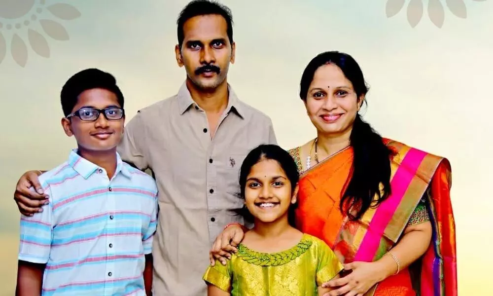Dr Sirisha along with husband Dr Muni Sekhar and children Karthikeya and Greeshna Vaishnavi
