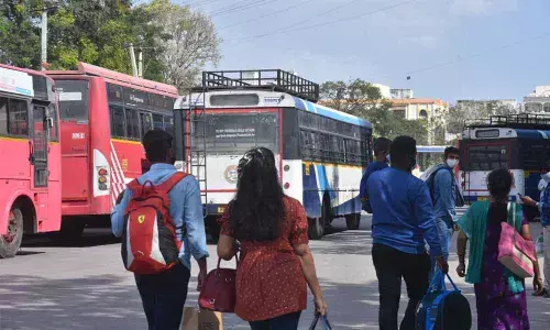 Third wave trims TSRTC footfall