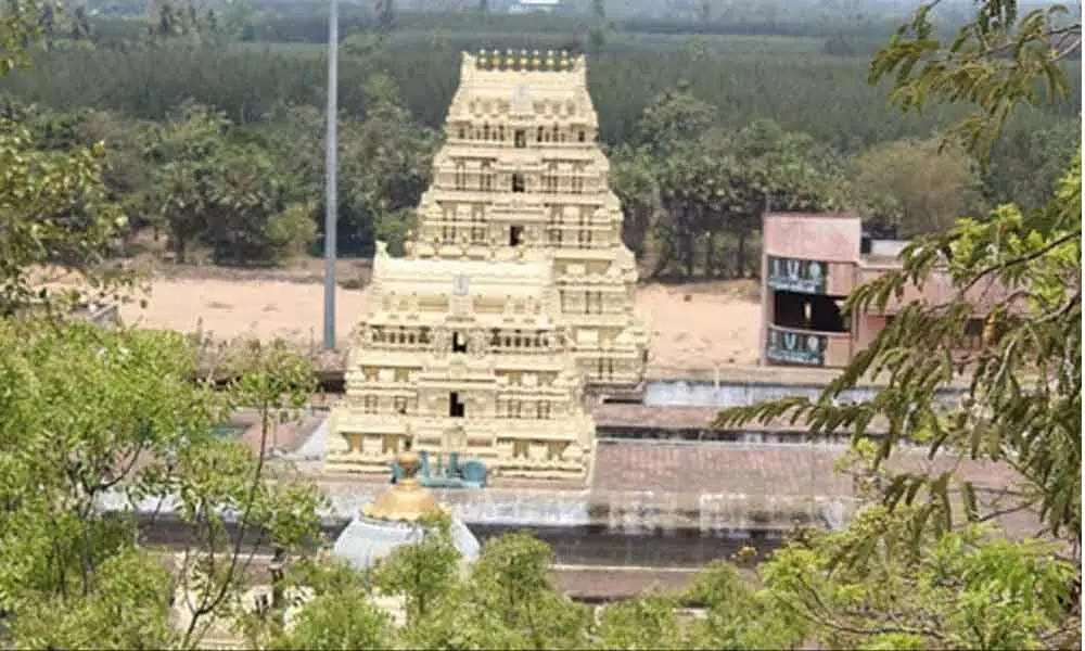 Weddings Are Upheld Before The Closed Tamil Nadu Temple Due To Covid Restrictions