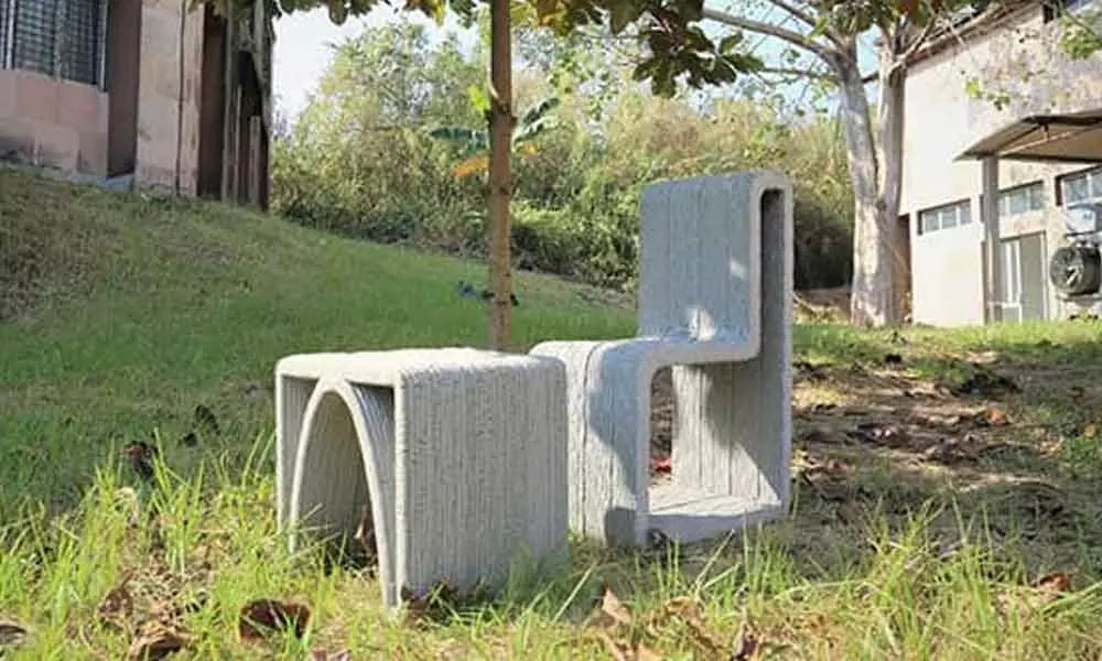3D printer that uses construction waste to print furniture
