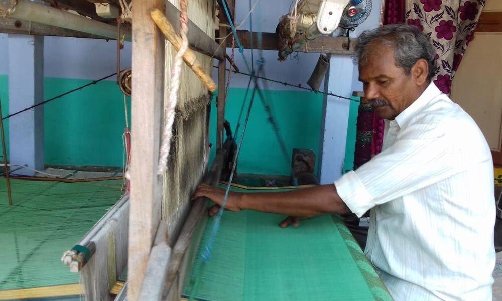 Demand to remove all taxes including GST on handloom sector
