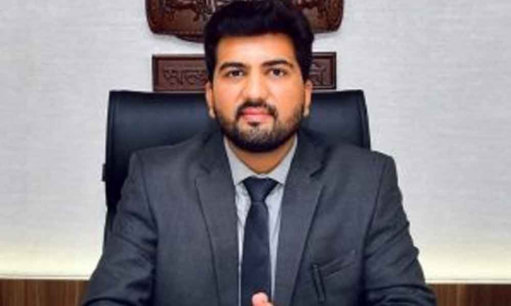 AP govt. reshuffles eight IAS officers, Himanshu Kaushik appointed as