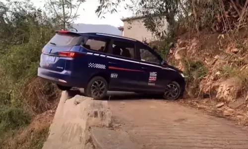 Hilly roads demand a lot of attention from the driver; hence it becomes difficult to predict which gear should be in for the hairpin, which lies ahead of him.