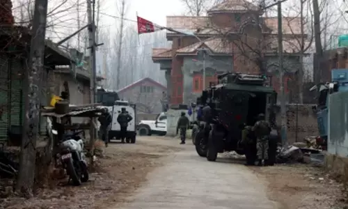 3 civilians, police officer injured in Srinagar grenade attack