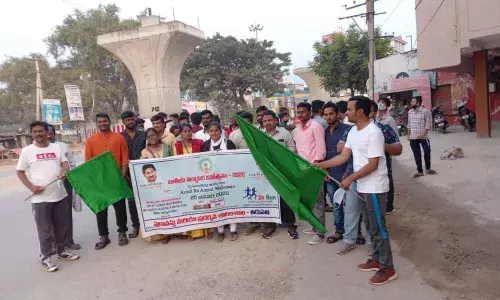 Participants at the 2K-run organised in Tirupati on the occasion of the National Tourism Day on Tuesday