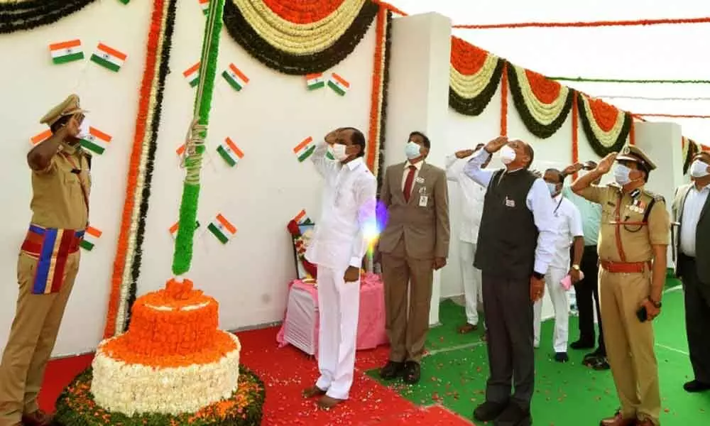 CM KCR hoists National Flag at Pragathi Bhavan