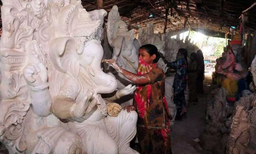 Hyderabad: Idol artisans severely hit by pandemic
