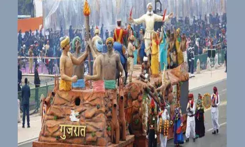 Gujarat depicts British massacre of tribals in R-Day tableau