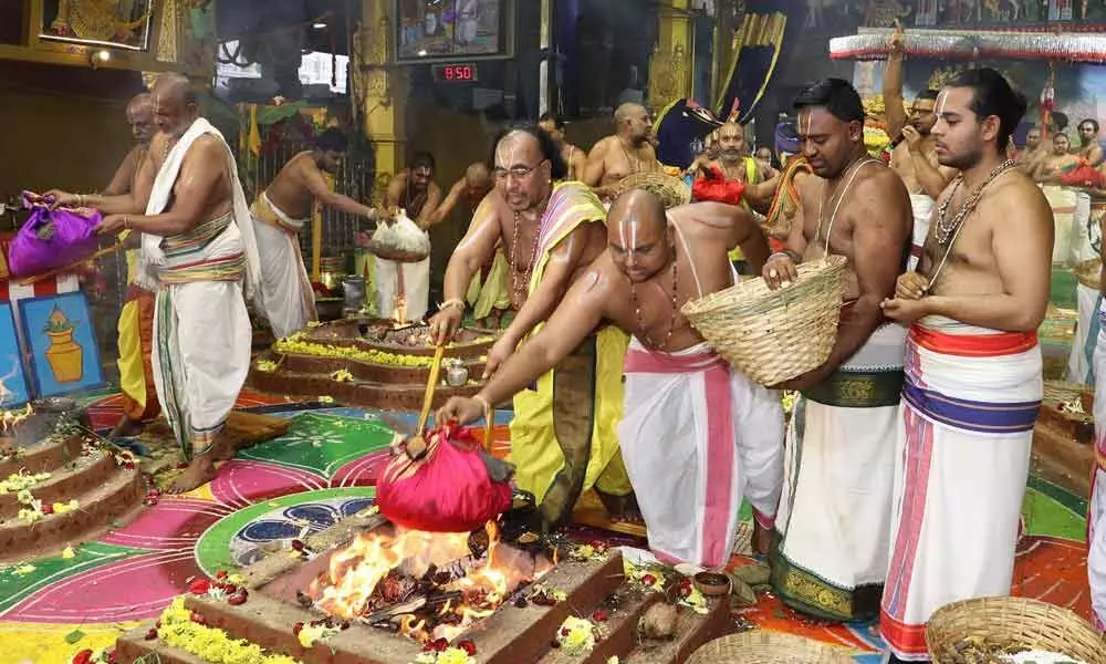 Priests perform Poornahuti marking the conclusion of 7-day Nava Kundatmaka Sri Yagam organised by the TTD at Sri Padmavathi Ammavari temple in Turuchanur on Thursday