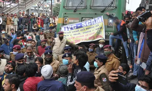 Students protest in rigging of RRB-NTPC exams takes a political turn as Grand alliance supports them