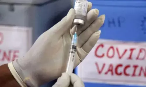 COVID Vaccination Booster Doses Are Available For Elders At Their Homes In The Dharwad District Of Karnataka