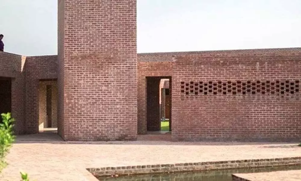 The 80-bed community hospital has been designed by Kashef Chowdhury, a Bangladeshi architect using only local bricks for construction.