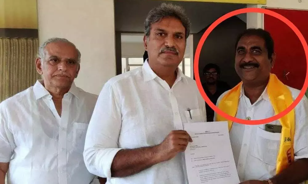 Accused Vinod Jain with Vijayawada MP Kesineni Nani (file photo)