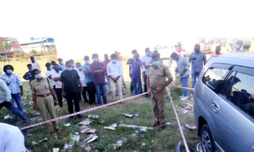 Man looted of Rs 43.50 lakh at sub-registrar office in Siddipet