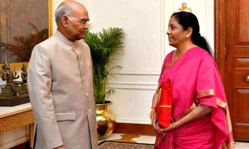 Nirmala Sitharaman meets Prez ahead of Budget presentation