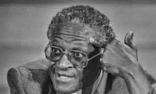 A salute to two apostles of peace