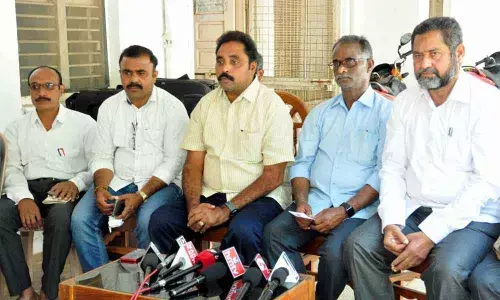 Teachers urge govt to amend GO 317