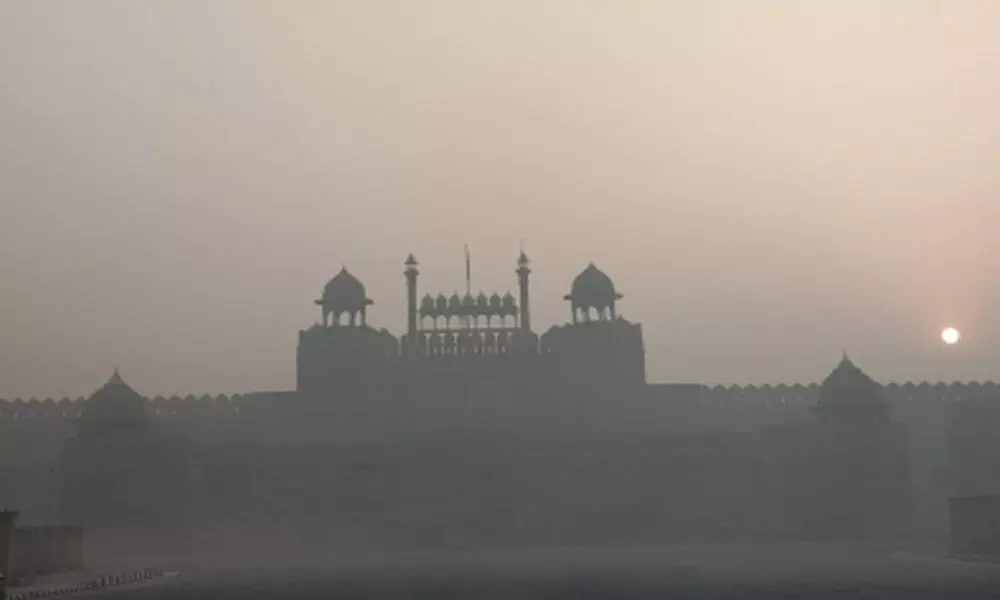 Dense fog engulfs Delhi