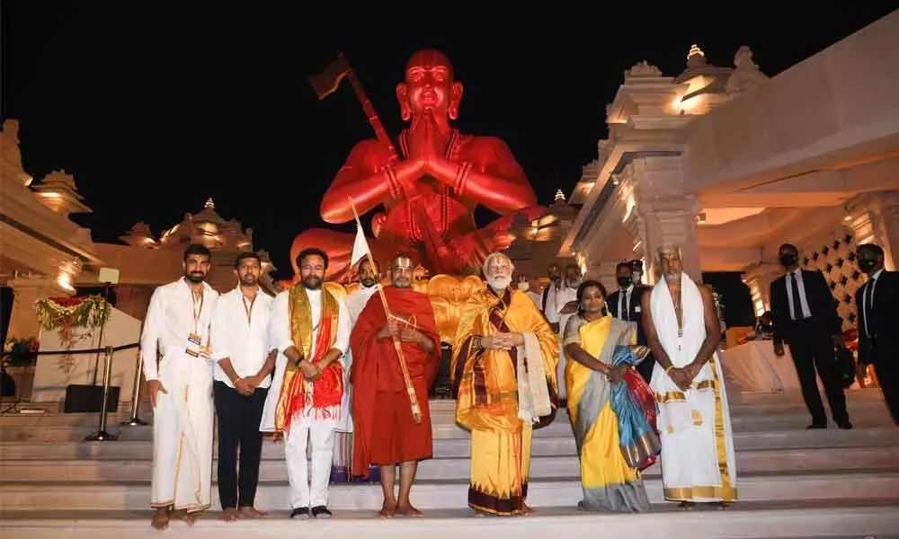 Prime Ministe Narendra Modi after unveiling the statue of Ramanujacharya with Chinna Jeeyar Swamy, Union Minister G Kishan Reddy, Telangana Governor Tamilisai Soundararajan  and Jupally Rameswara Rao at Muchintal on Saturday