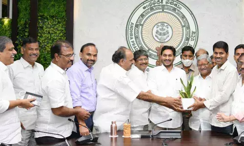 Vijayawada: Employees call off strike