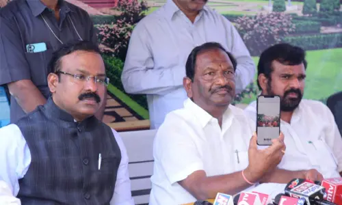 Koppula Eshwar accuses Bandi Sanjay Kumar of enacting drama