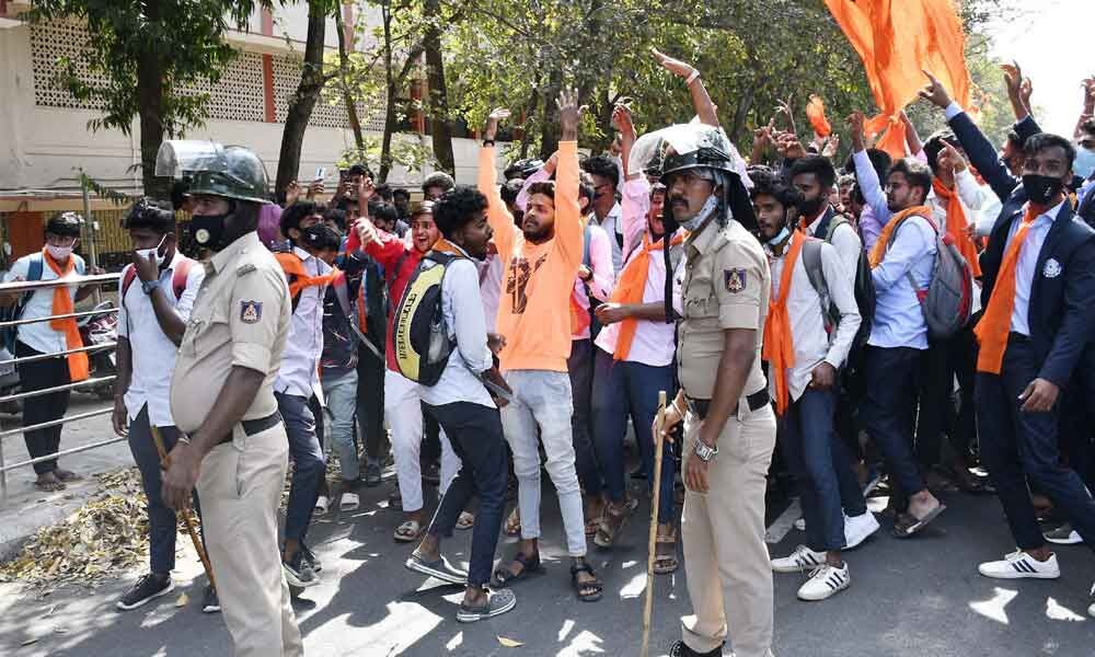 Students Hurl Stones At College In Shivamogga, Prompting The Imposition ...