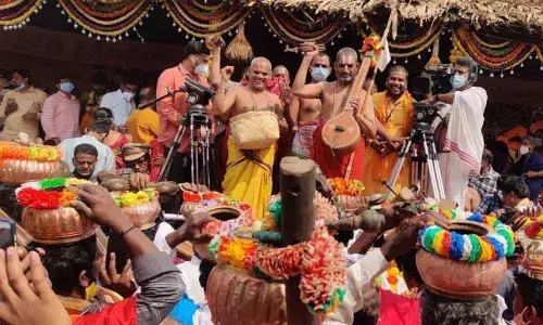Chinna Jeeyar Swamy lauds services of Hari Daasulu