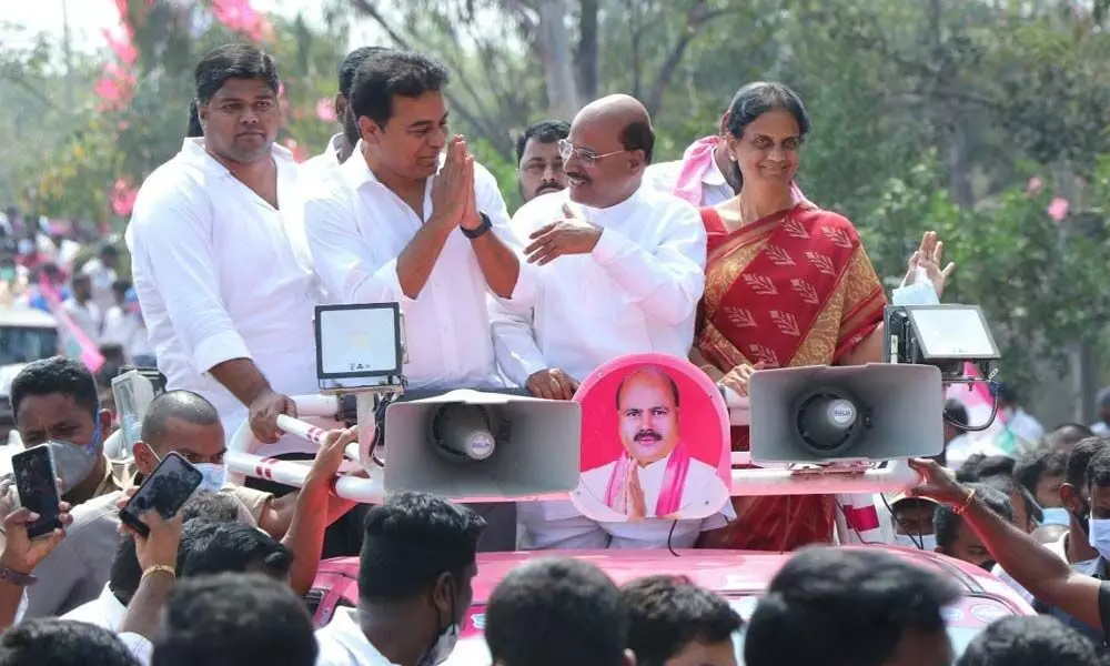 IT and Municipal & Urban Development Minister KTR along with Education Minister Sabitha Indra Reddy and MLA Manchireddy Kishan Reddy greeting people during their visit in Ibrahimpatnam on Wednesday