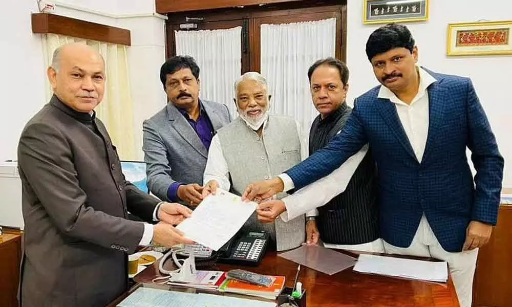 TRS Parliamentary Party leader K Keshava Rao and other RS MPs submitting the notice in Delhi