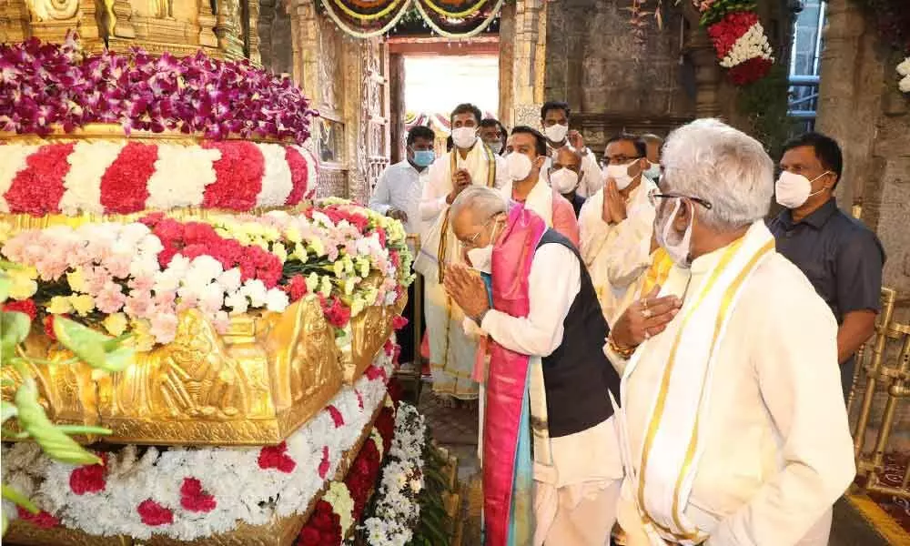 Governor Biswa Bhusan Harichandan prays at Tirumala temple on Thursday