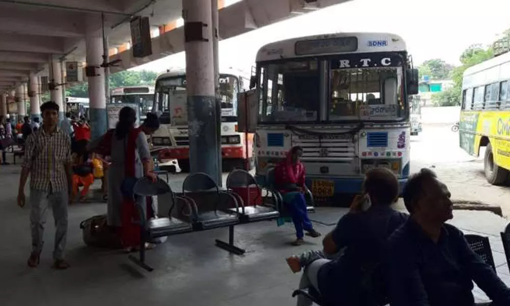 TSRTC passengers to get info of buses on their phones soon