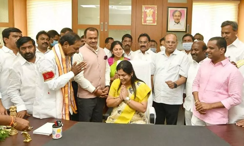 CM KCR greeting the district Collector Pamela Satpathi during the inauguration of new district Collectorate of Yadadri-Bhongir district on Saturday
