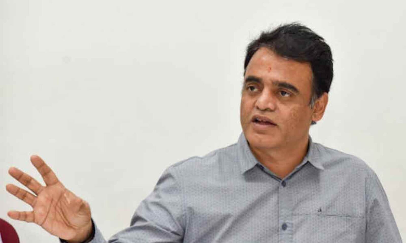 Ashwath Narayan rules out ban on mobiles in colleges