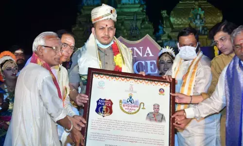 Krishna district SP Siddharth Kaushal being felicitated by Kuchipudi Bhagavatulu in Kuchipudi on Saturday