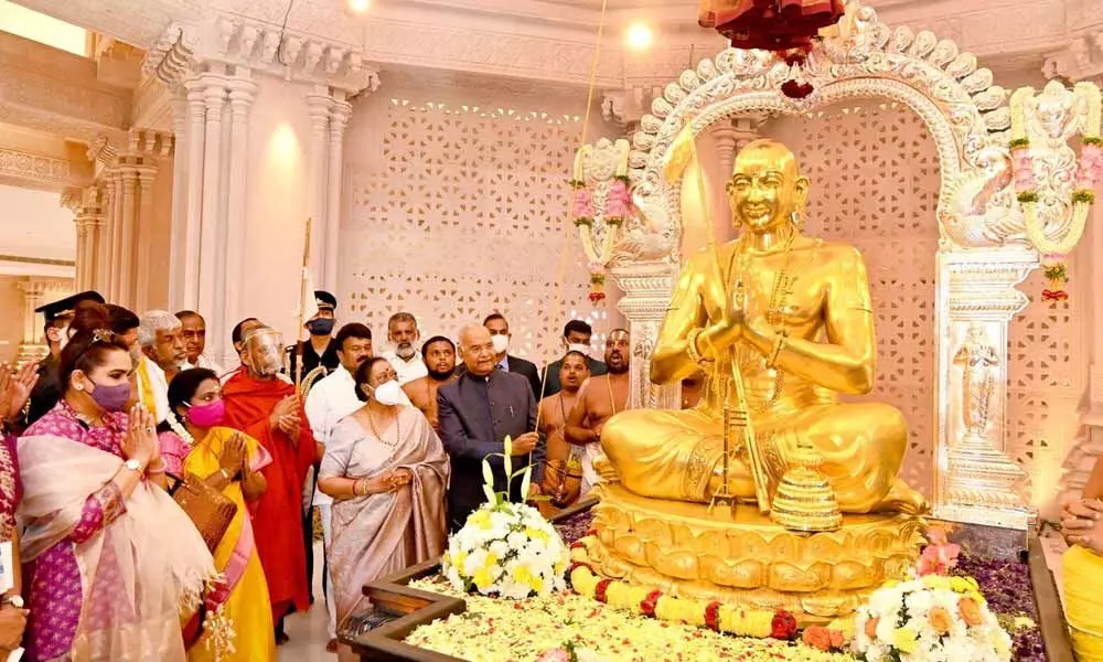 President Ram Nath Kovind unveiling the gold statue of 11th century saint Ramanujacharya in Hyderabad on Sunday