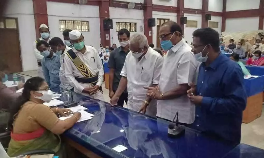 Members of Parvathipuram Sadhana Samithi submitting a memorandum to Collector A Suryakumari in Vizianagaram on Monday