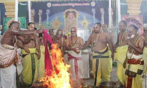 Priests performing Purnahuti to mark the end of three-day Maha Santhi Yagam in Tirupati on Monday