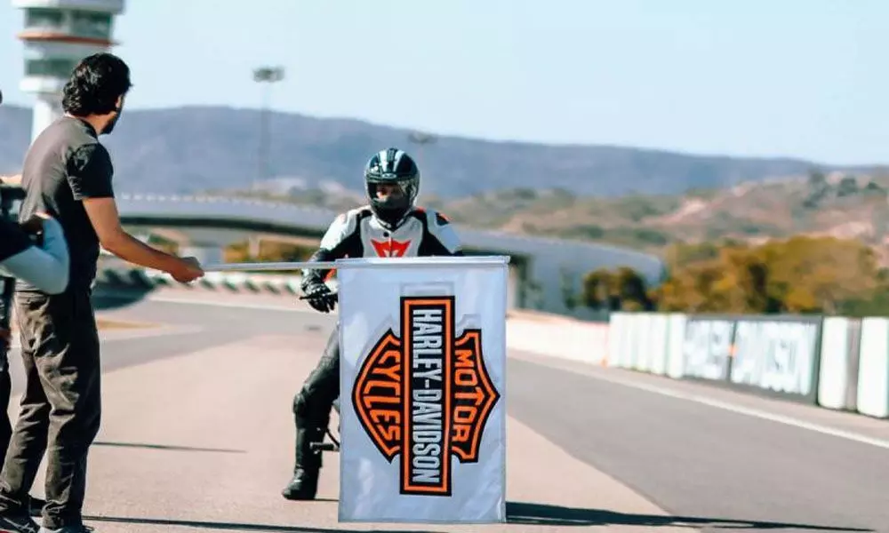 The Harley-Davidson Sportster S becomes the 1st motorcycle in the nation to successfully cover distance of 3141kms in a 24 hours endurance tests.