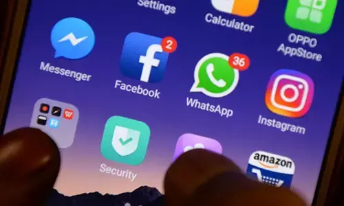 WhatsApp to soon let users set Facebook-like cover photos