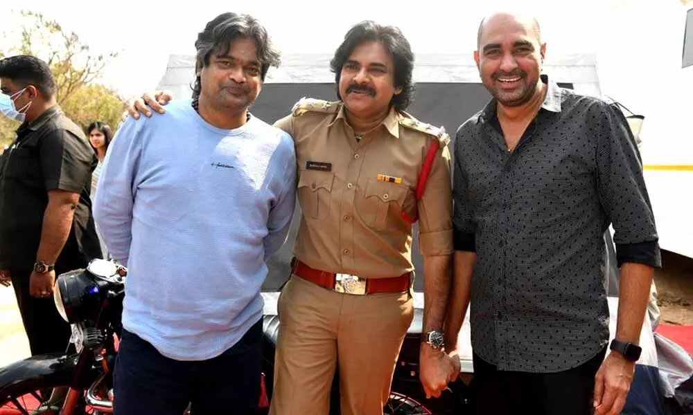 Krish Jagarlamudi Shares An Amazing Pic From The Sets Of Pawan Kalyan’s Bheemla Nayak