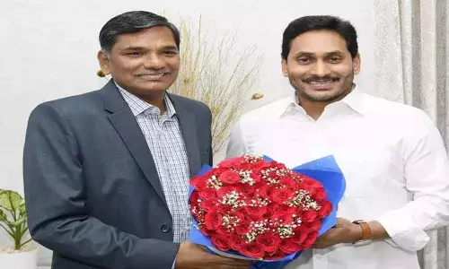 AP DGP Venkata Rajendranath Reddy meets CM YS Jagan